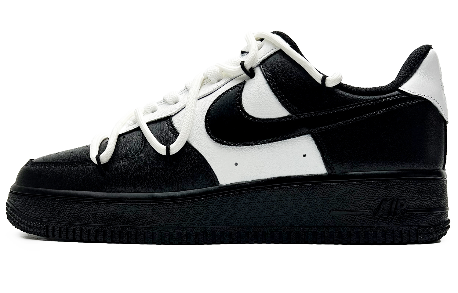 

Кроссовки для скейтбординга Air Force 1 женские низкие черный/белый Nike