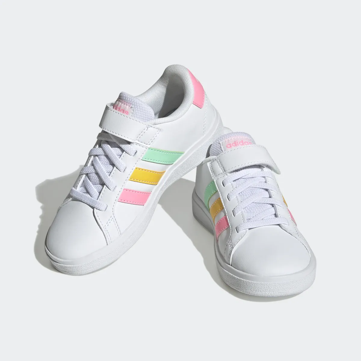 

Кроссовки Adidas Sportswear "GRAND COURT COURT ELASTIC LACE AND TOP STRAP", дизайн по стопам суперзвезды Adidas, цвет Cloud White / Pulse Mint / Beam Pink