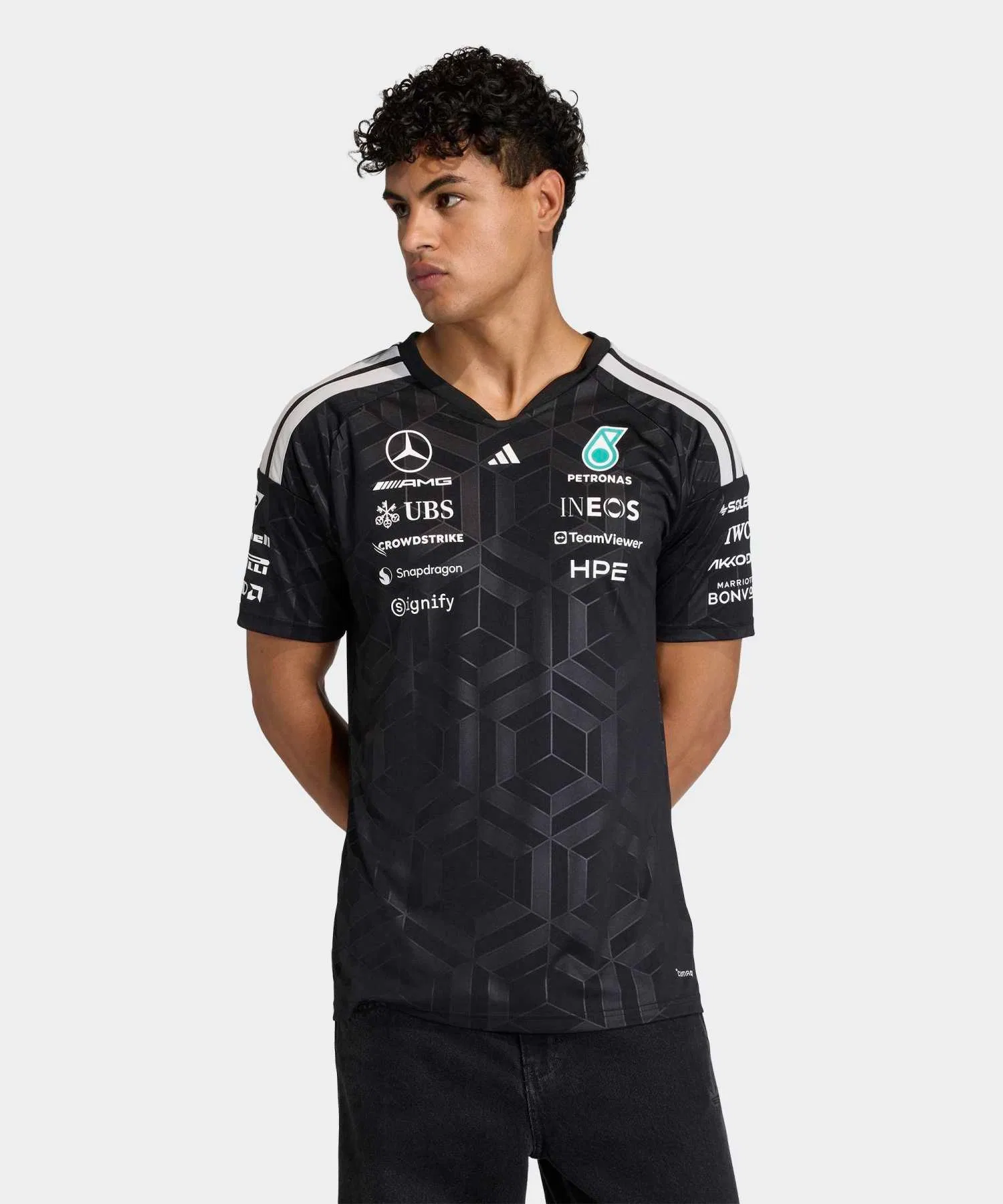 Мужская/женская футболка Mercedes-AMG Petronas F1 Team adidas Originals чёрная — фото 2
