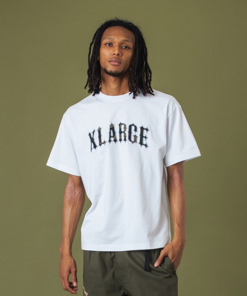 

Футболка с коротким рукавом, камуфляжная нашивка XLARGE, белый