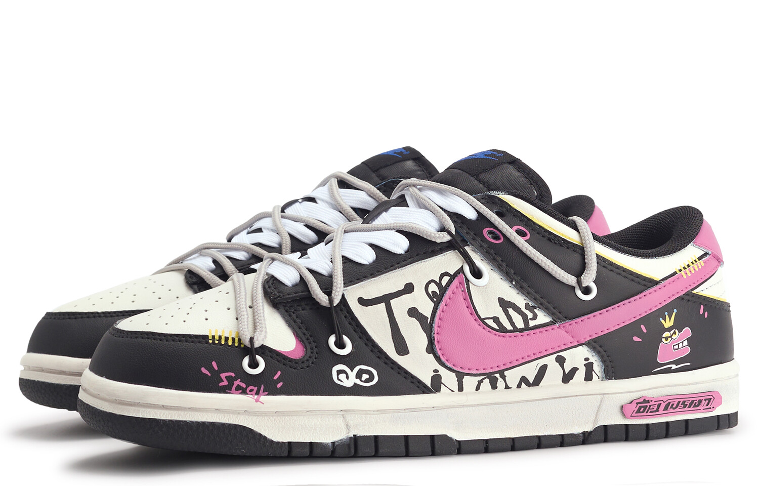 

Кроссовки Nike Dunk Skateboard Shoes Women's Low-Top Black White Pink