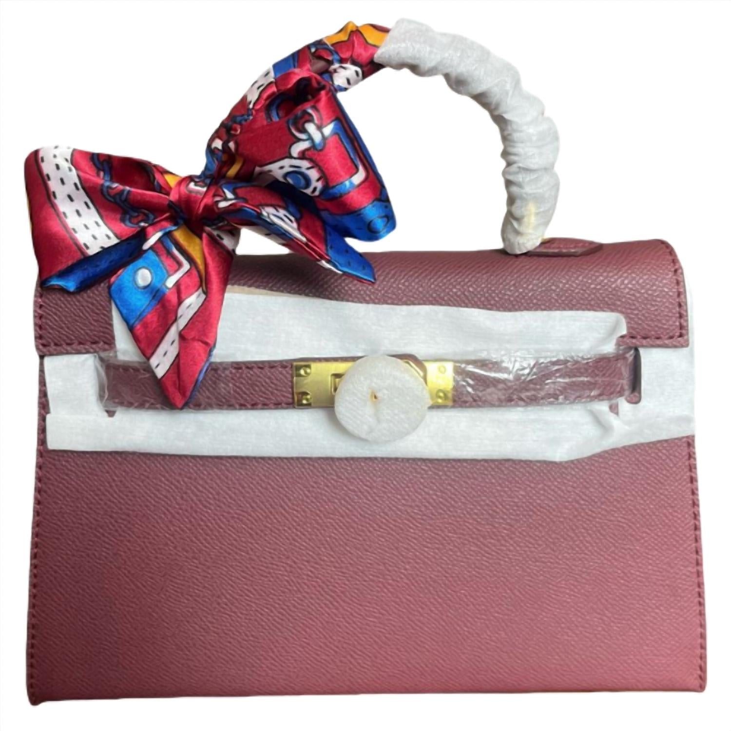 

Гламурная мини-сумочка Signature в розовом цвете Glam Collections