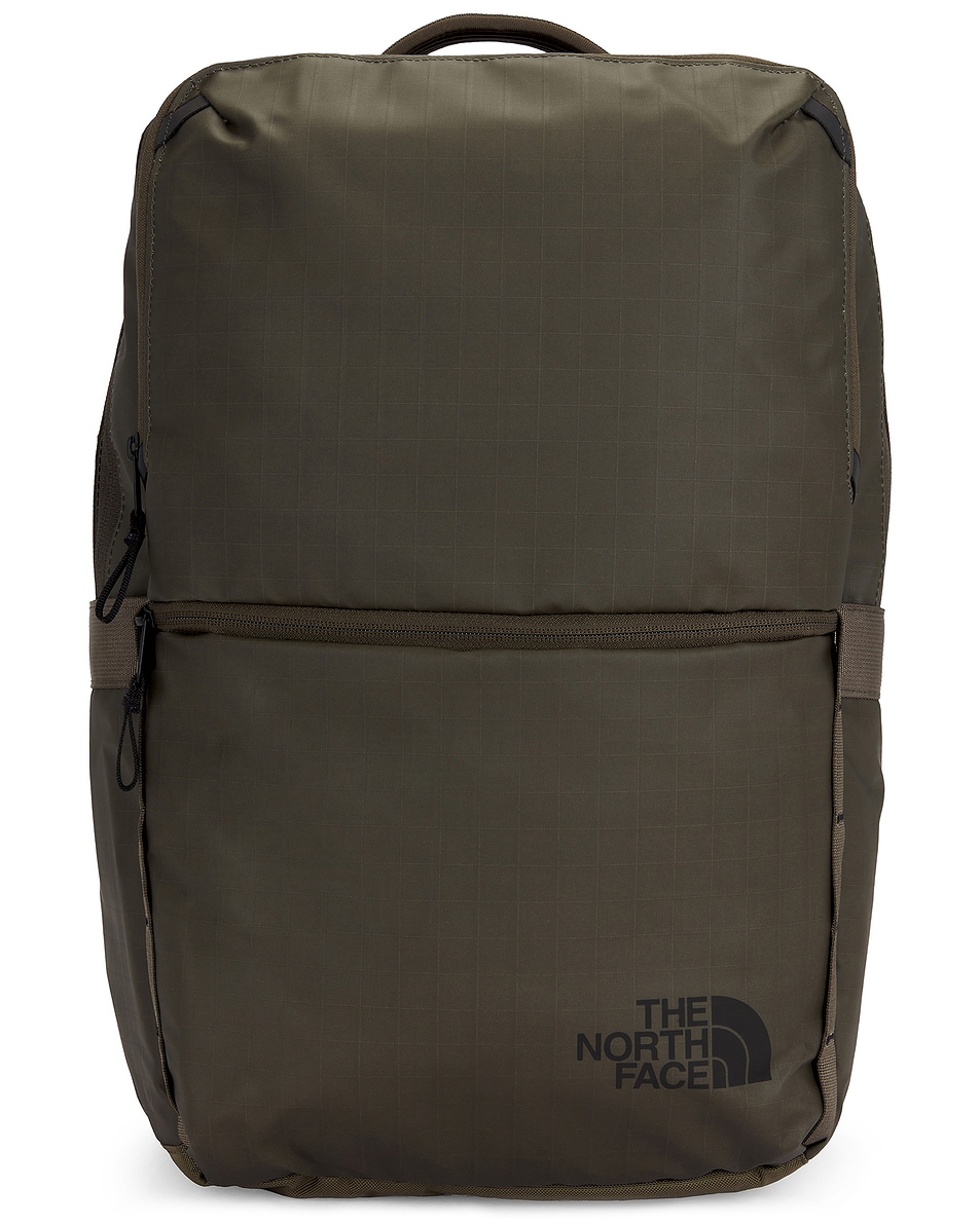 

Сумка Base Camp Voyager Daypack The North Face, New Taupe Green & TNF Black