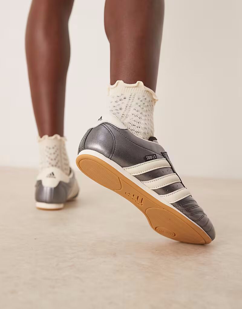 Кроссовки для тхэквондо Adidas Originals в цвете металлик-серый — фото 4