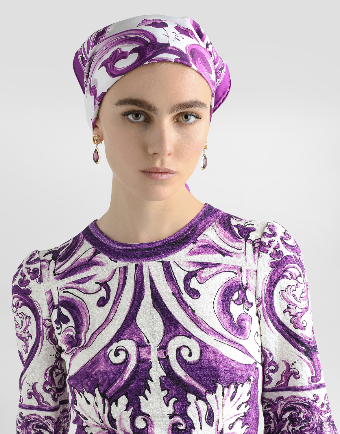 Короткое платье с принтом майолика Dolce & Gabbana, мультиколор — фото 4