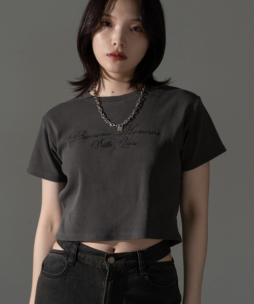 

Футболка укороченная с ребристым принтом и пигментированным рисунком Apres jour mignon, черный