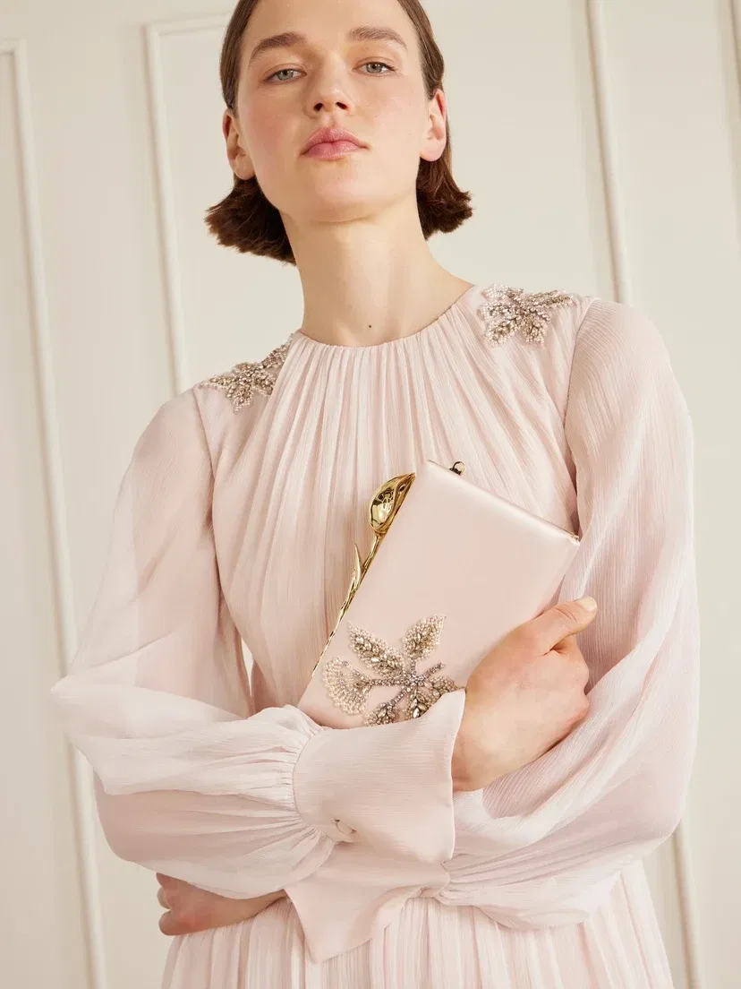 Клатч Bloom из атласа, украшенный кристаллами ERDEM, розовый — фото 2