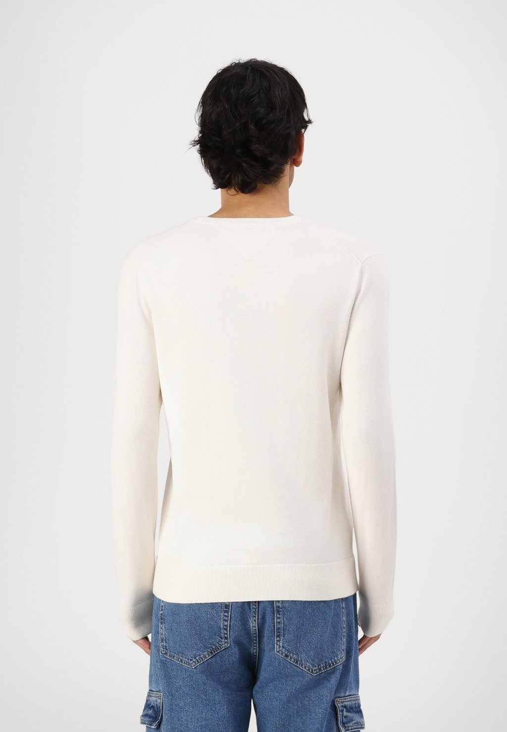 Свитер ESSENTIAL V NECK Tommy Hilfiger, слоновая кость — фото 3