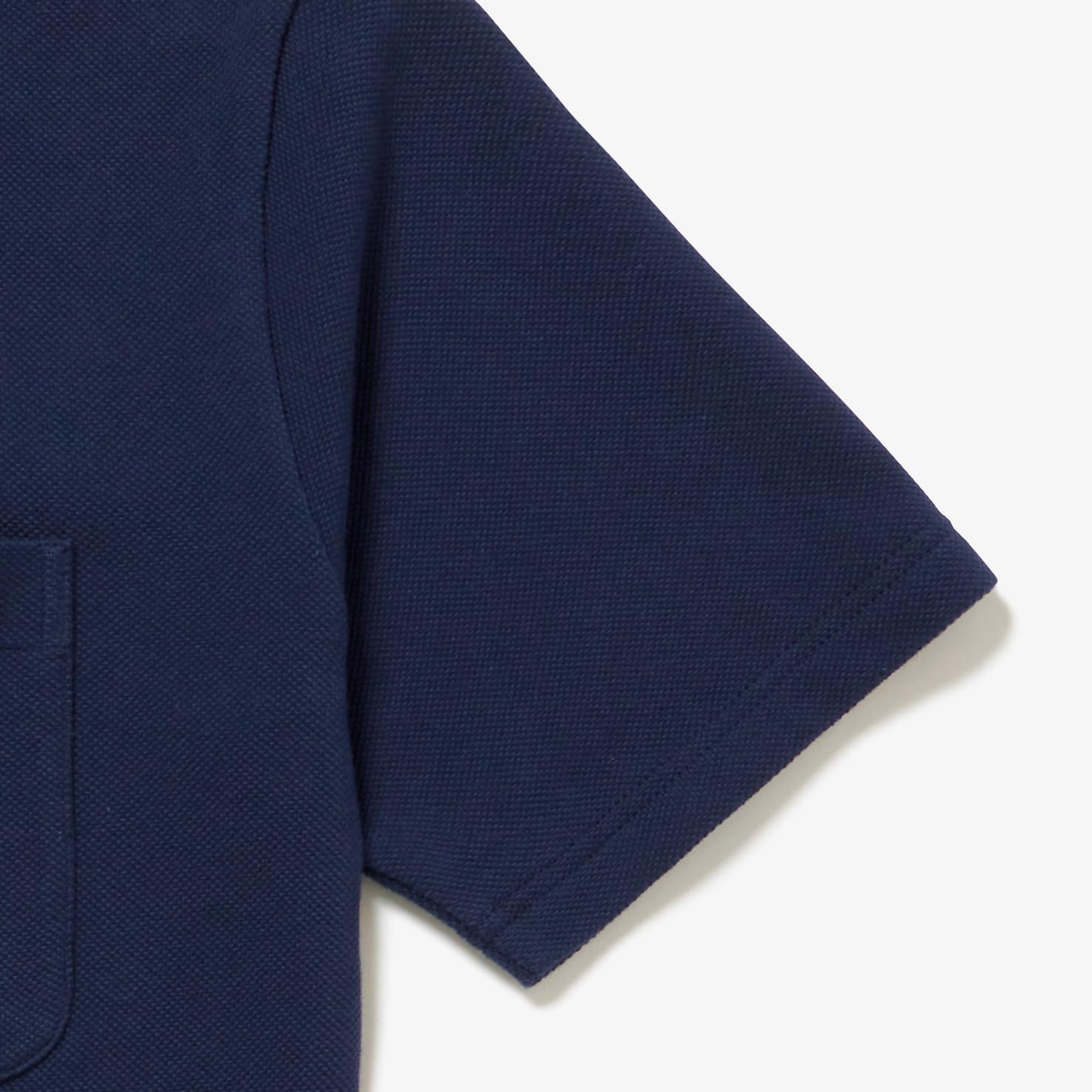 Мужская хлопковая трикотажная футболка Lacoste с коротким рукавом и карманом, темно-синий — фото 3