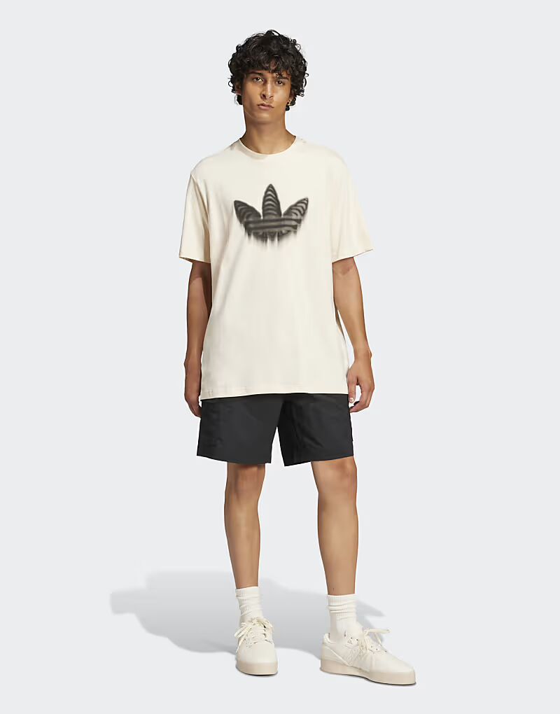 

Футболка Adidas Originals Skeleton с трилистником в цвете Wonder White