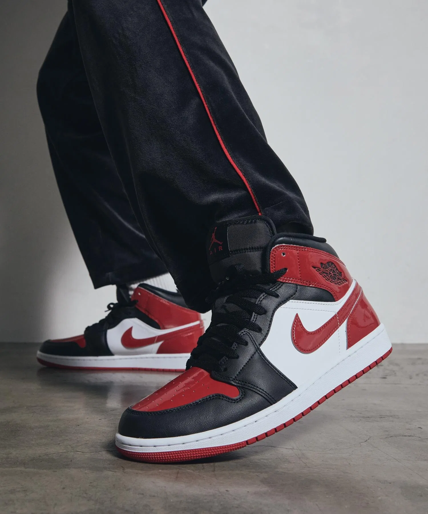 Мужские кроссовки Air Jordan 1 Mid SE