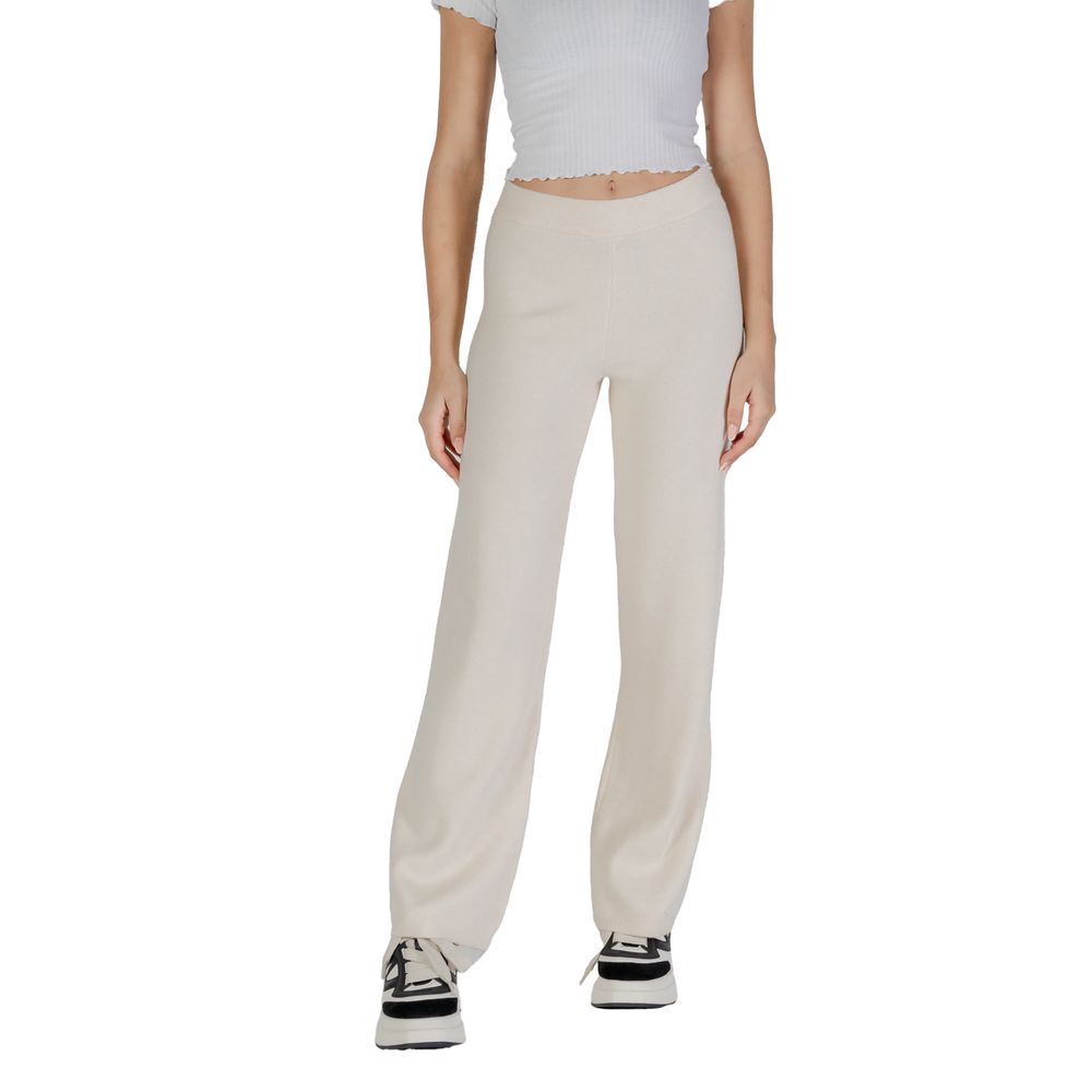 

Джинсы и брюки из кремовой вискозы Vero Moda