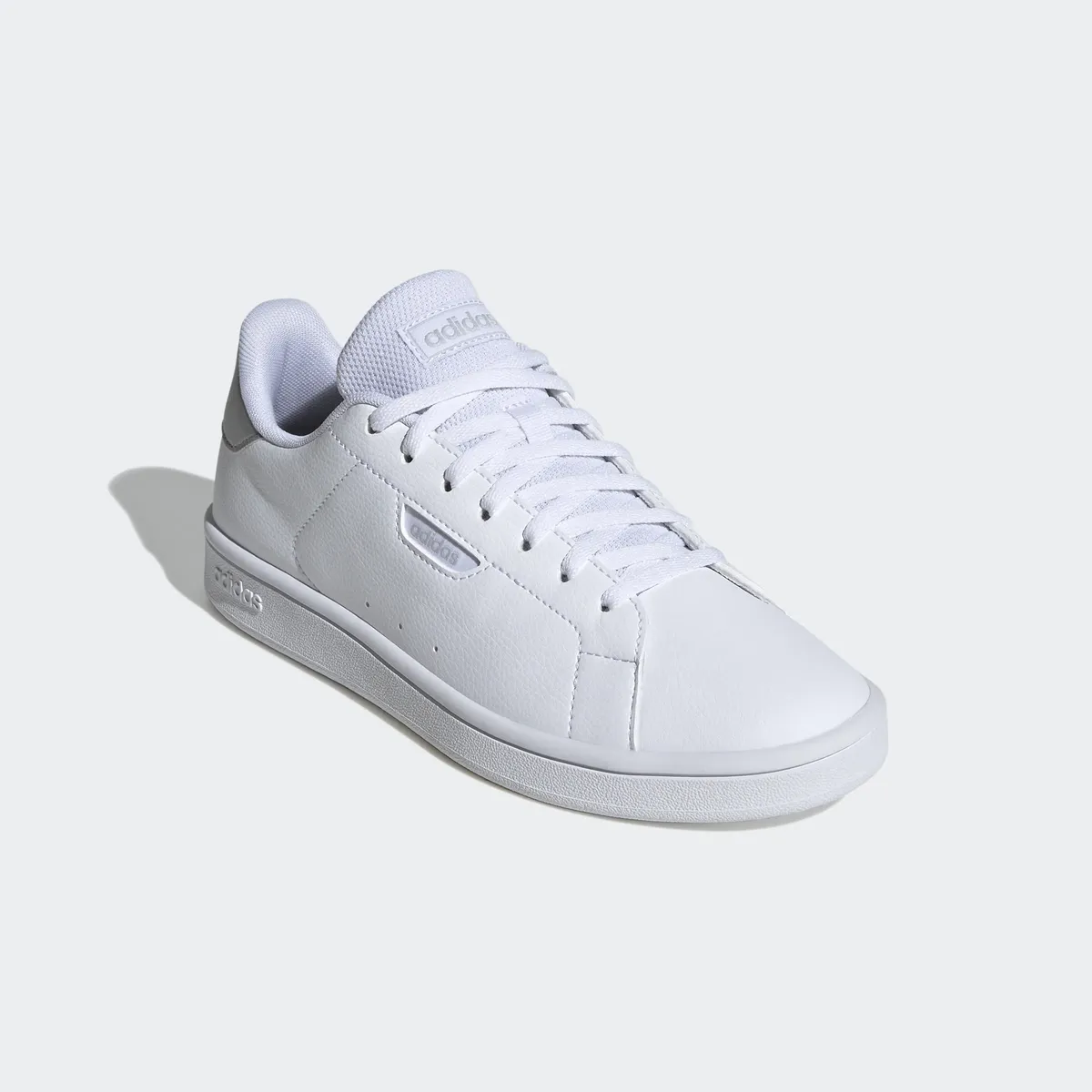 Спортивные кроссовки adidas "URBAN COURT" Adidas Sportswear, цвет Cloud White / Silver Metallic / Silver Metallic