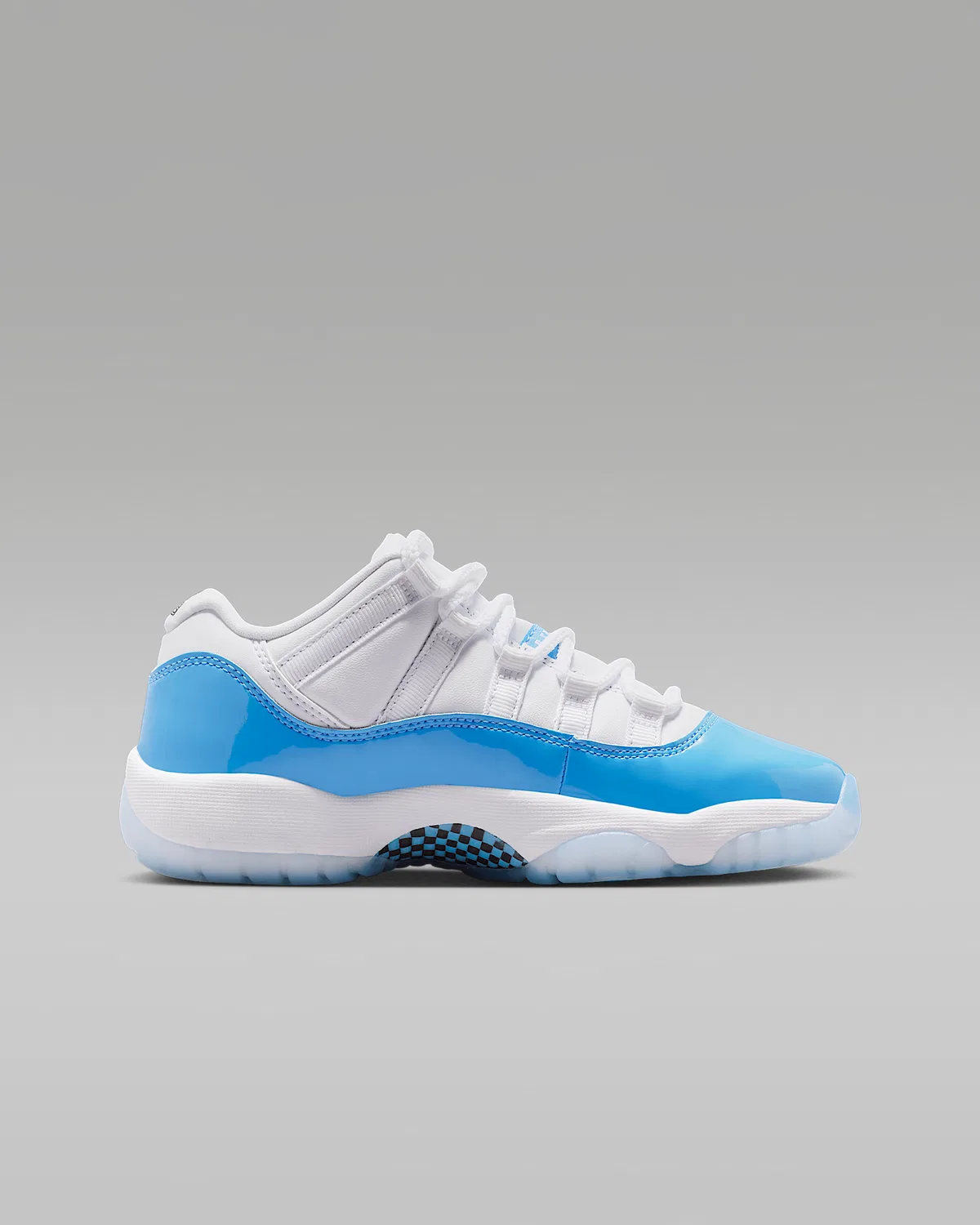 Детские кроссовки Air Jordan 11 Retro Low "University Blue", White/Black/University Blue — фото 3