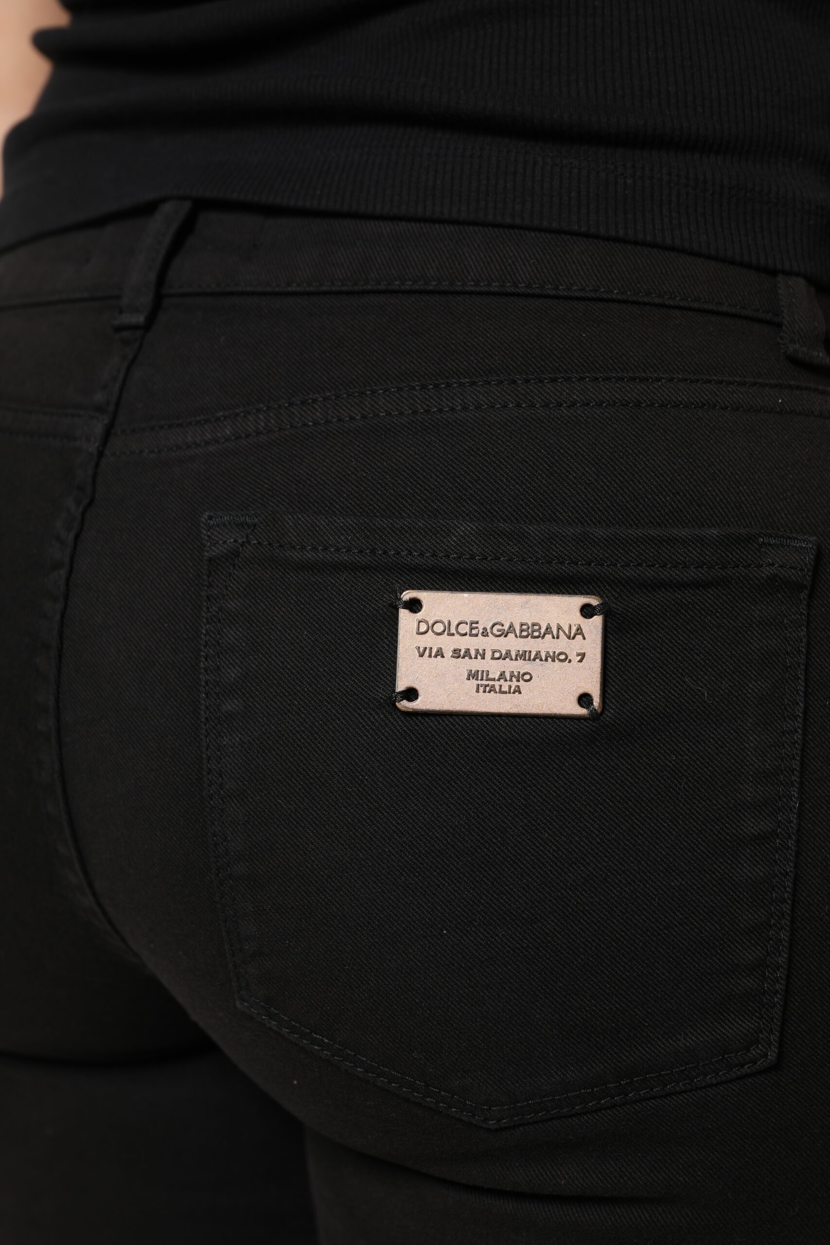 Черные хлопковые узкие джинсы с логотипом на средней талии Dolce & Gabbana, Black — фото 4