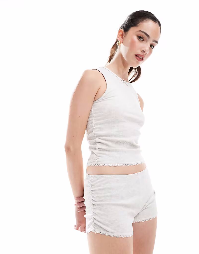 

Трусики-шорты из хлопка на резинке для сна со сборками, светло-серого цвета Cotton On