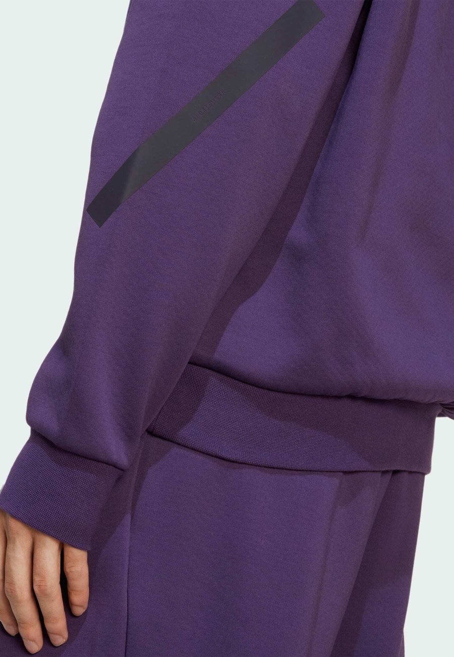 Толстовка Adidas Sportswear . CRW, Aurora Plum/Dark Purple — фото 4