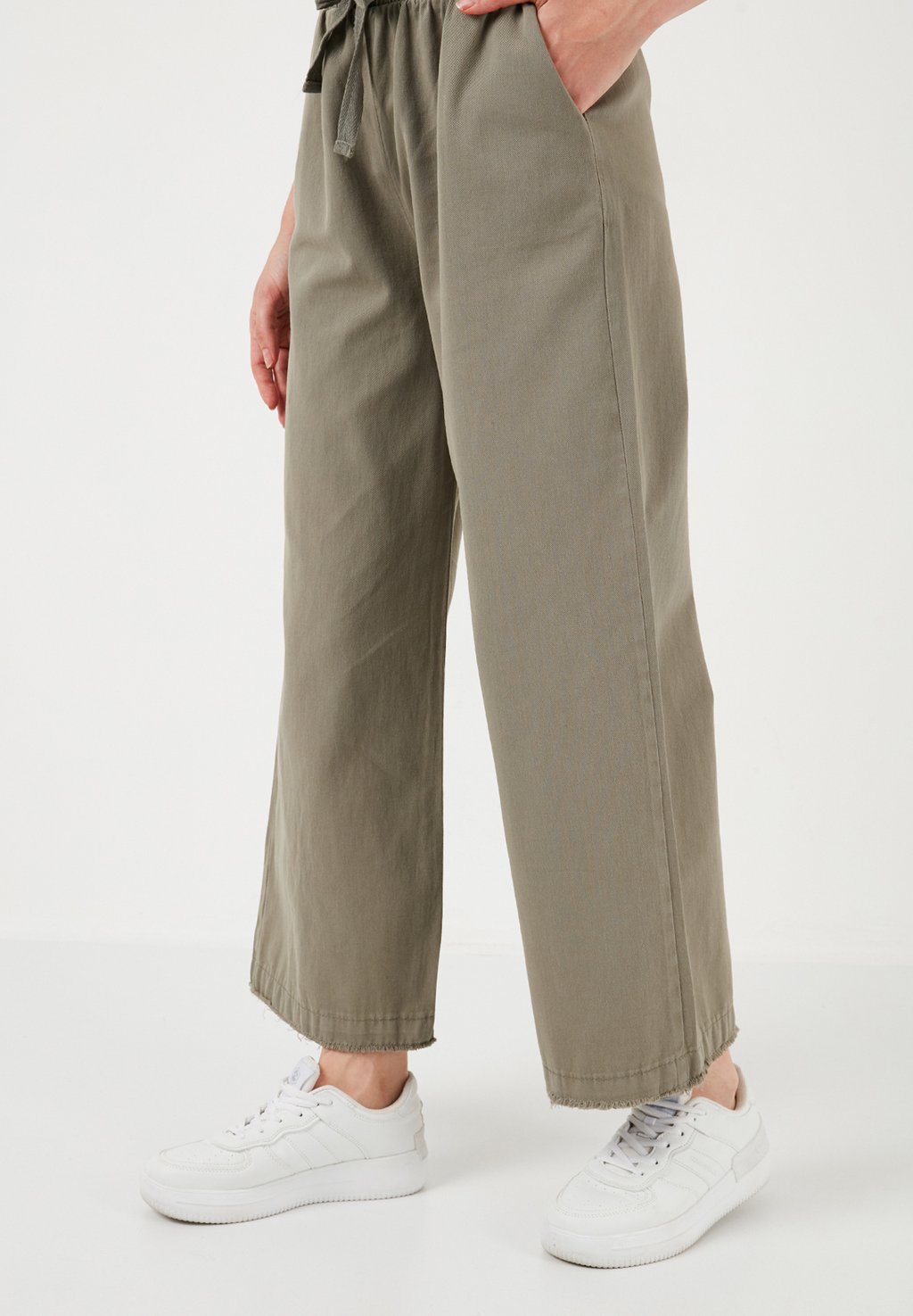 

Брюки REGULAR FIT LELA, хаки