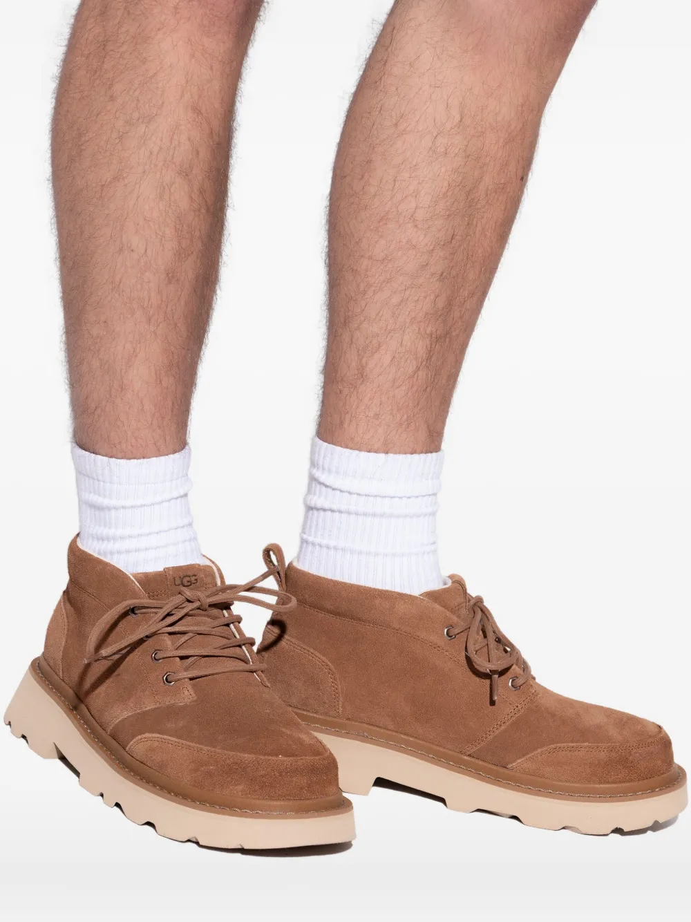 Замшевые пустынные ботинки-чукка на массивной подошве Ugg, коричневый — фото 4