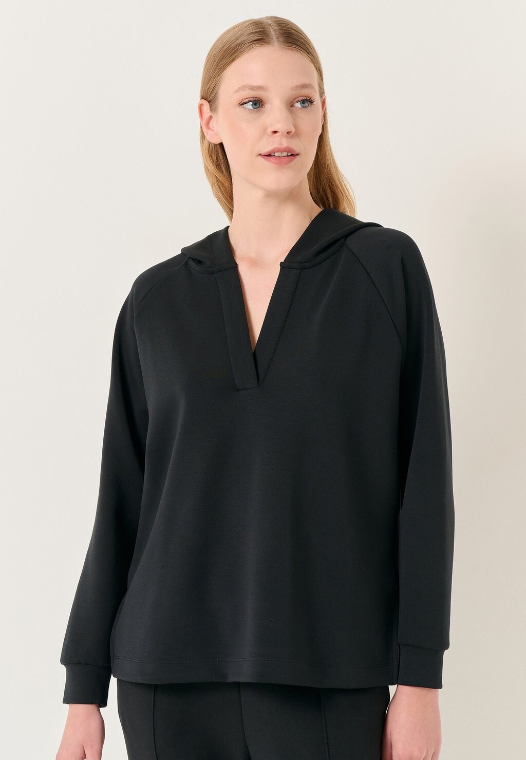 

Толстовка с капюшоном LONG SLEEVED COZY Jimmy Key, черный