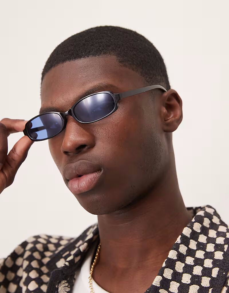 

Солнцезащитные очки ASOS DESIGN прямоугольной формы с синими линзами и черной оправой