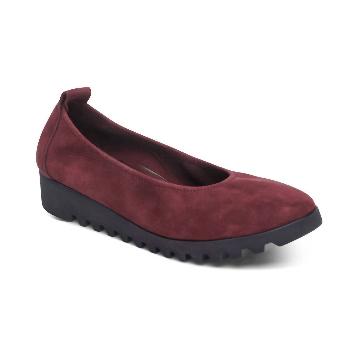 Женские балетки Brianna Slip-On в бордовом цвете Aetrex
