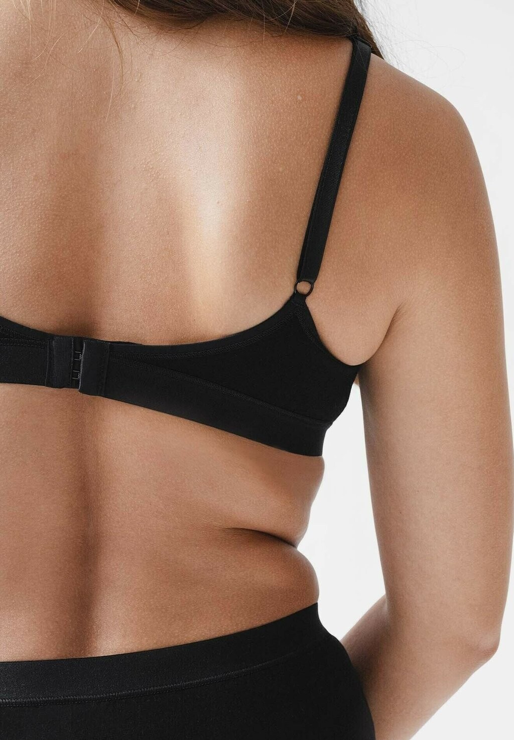 

Треугольный бюстгальтер VIOLA Erlich Textil, черный