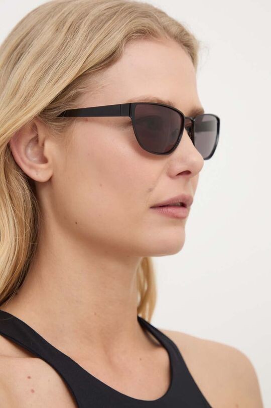 

Солнцезащитные очки Guess, черный