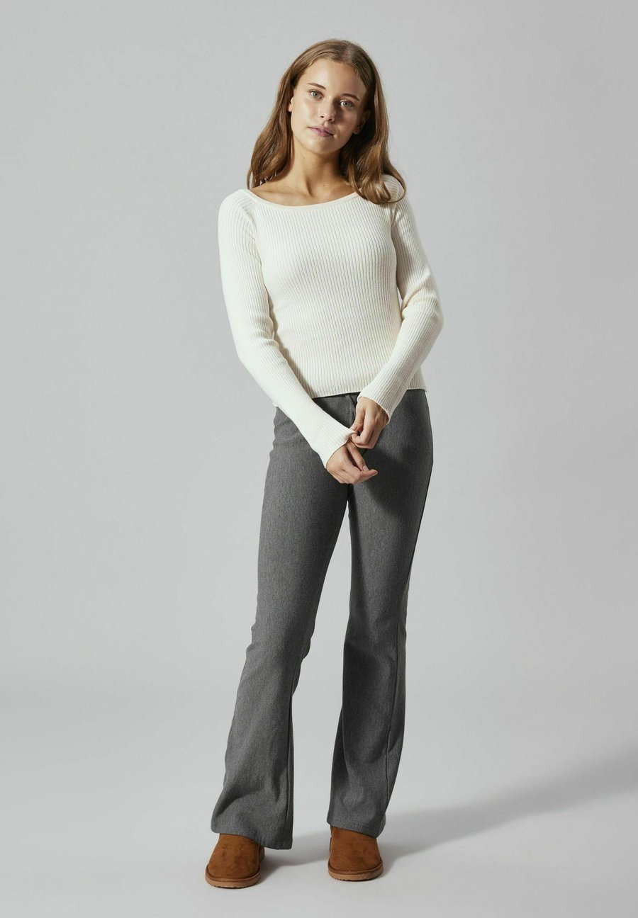 

Джемпер LMTD Jumper, Antique White/Beige