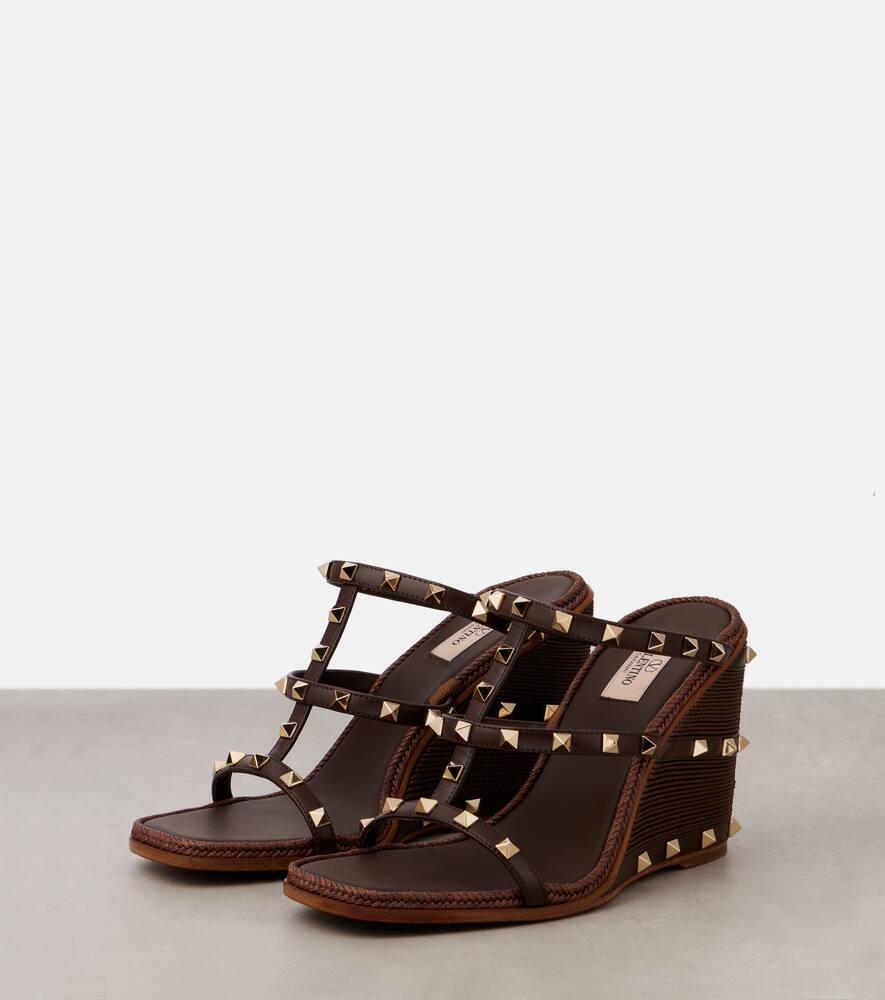 Кожаные мюли на платформе с камнями rockstud Valentino Garavani, Fondant — фото 4
