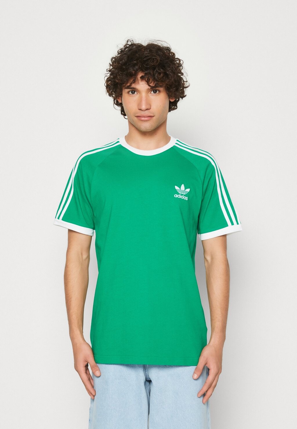

Футболка с принтом adidas Originals, зеленый