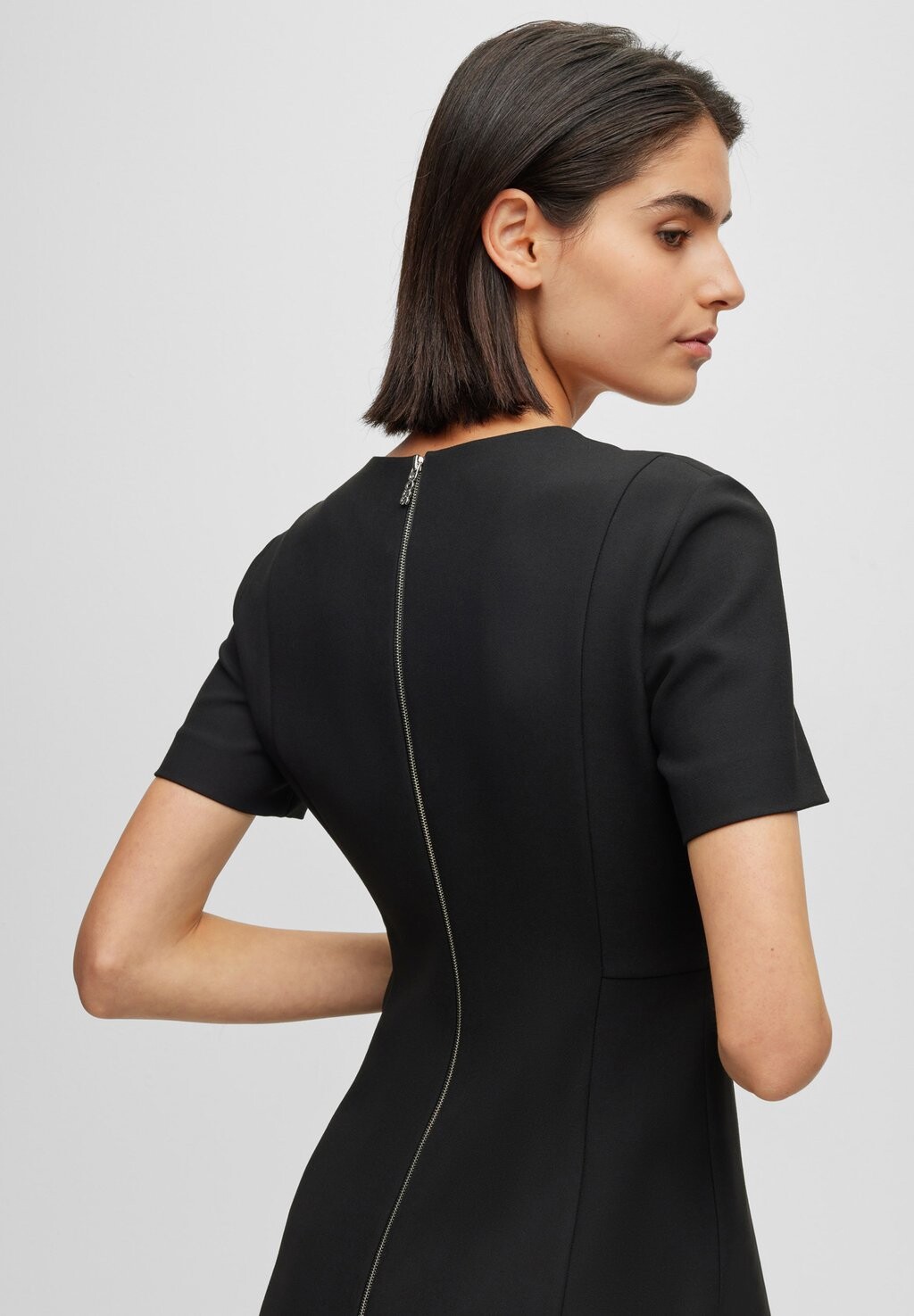 Дневное платье V-NECK BUSINESS DRESS WITH SHORT SLEEVES AND FULL LENGTH ZIPPER AT THE BACK BOSS, цвет black one — фото 4