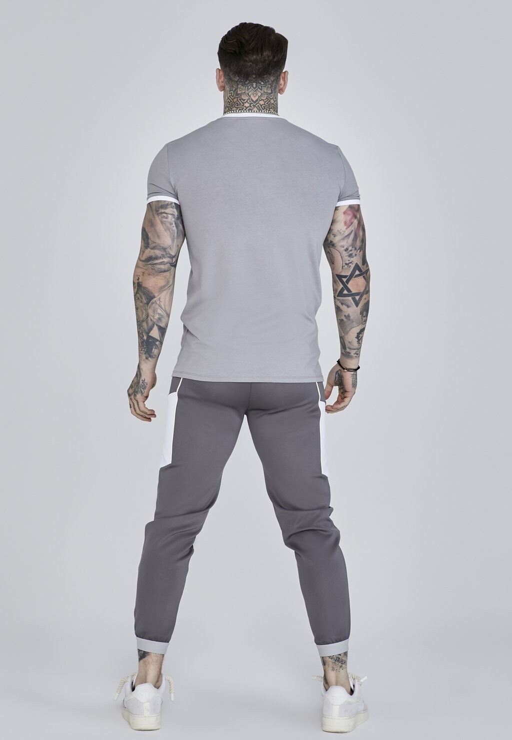 

Футболка с принтом RINGER SIKSILK, серый