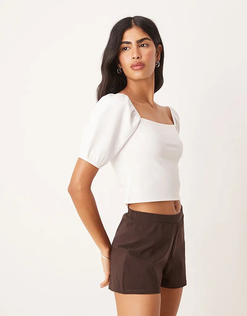 

Топ с открытыми плечами и рукавами-буфами ASOS DESIGN цвета слоновой кости