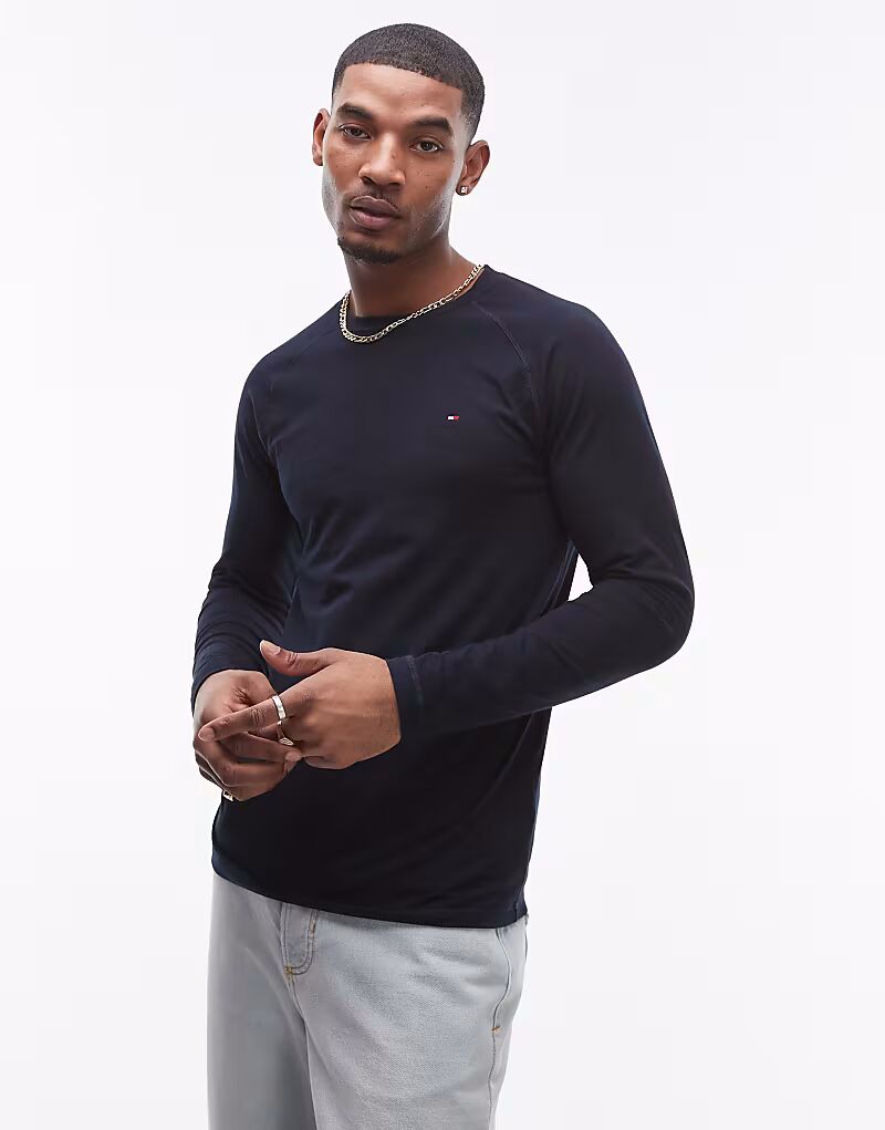 

Термотоп Tommy Hilfiger Signature Essential с длинными рукавами темно-синего цвета