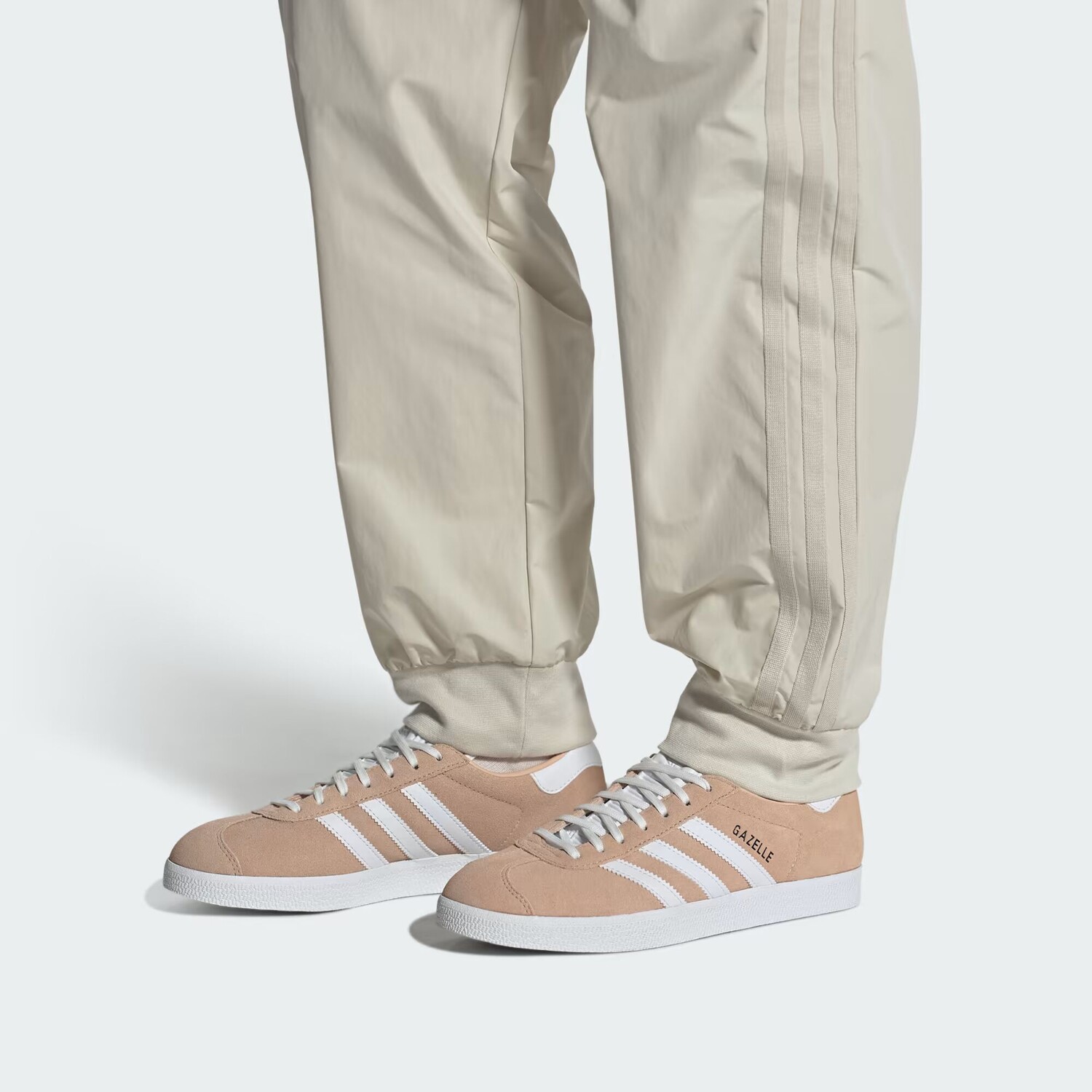 Кроссовки Gazelle Adidas, цвет Halo Blush/Cloud White/Core Black — фото 3