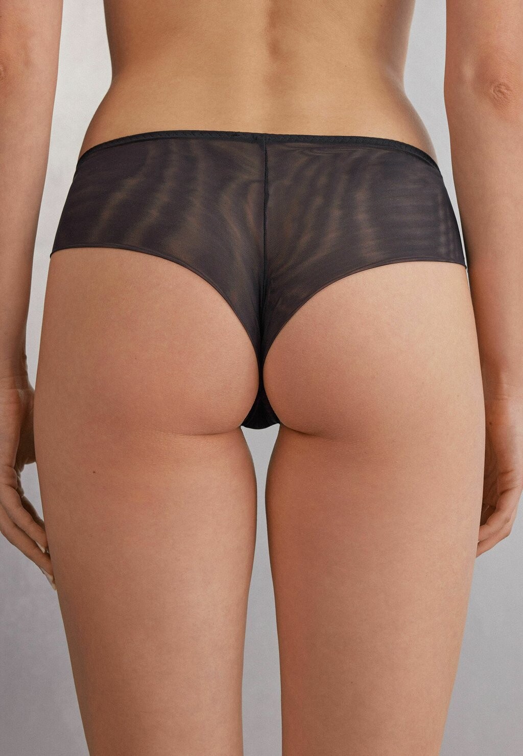 

Стринги INTRIGUING BEAUTY Intimissimi, черный