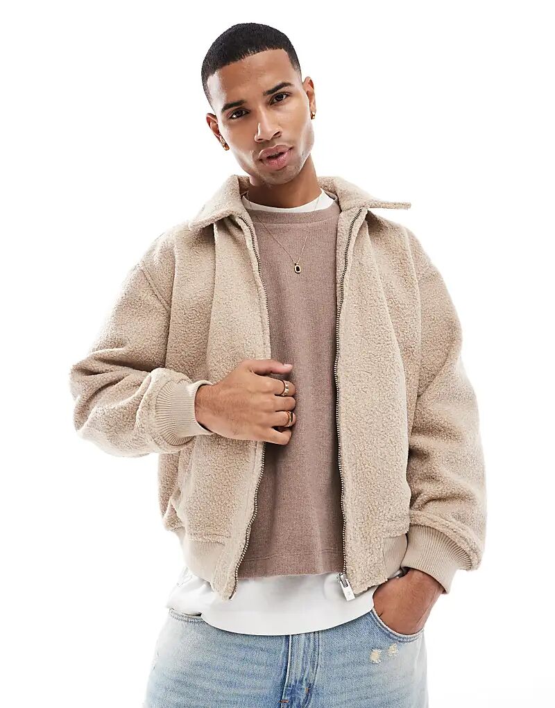 

Куртка из фактурной овчины цвета экрю Bershka
