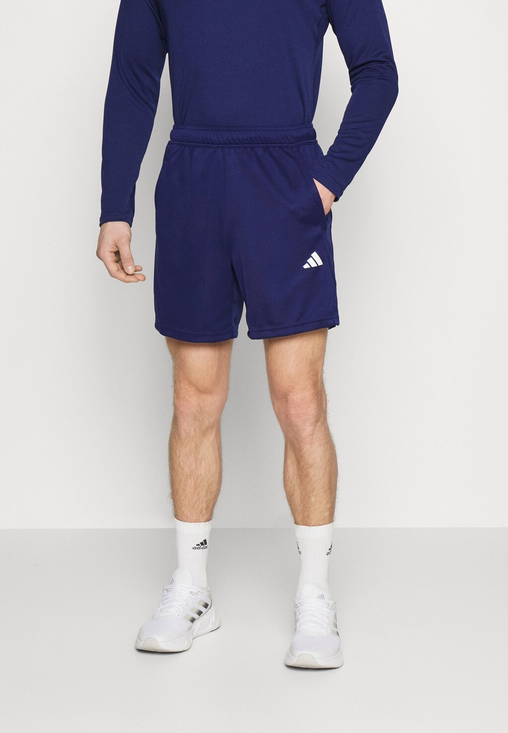 

Спортивные шорты Adidas, цвет Dark Blue/White