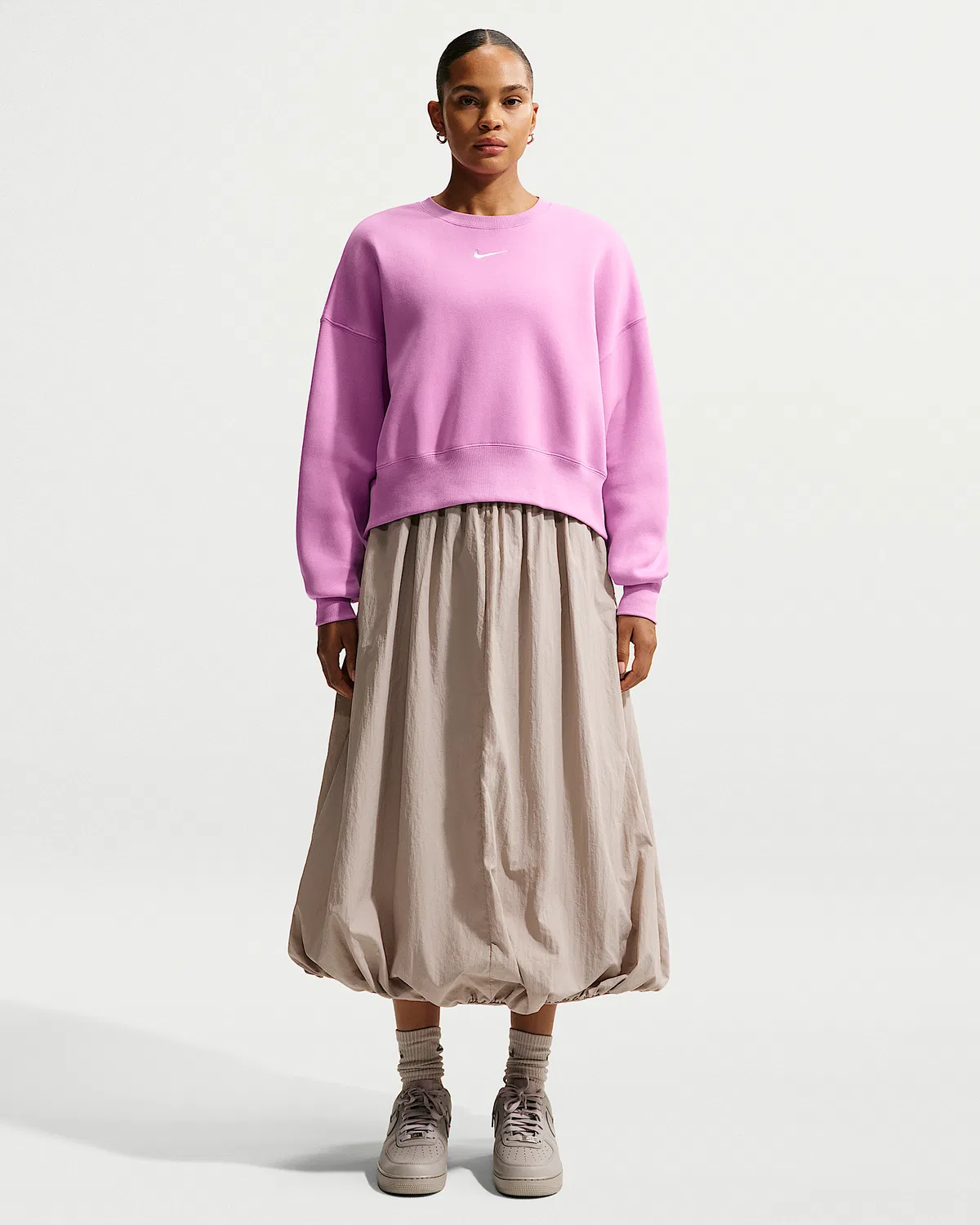 Женский оверсайз-свитшот с круглым вырезом Nike Sportswear Phoenix Fleece, Light Magenta/Sail — фото 4