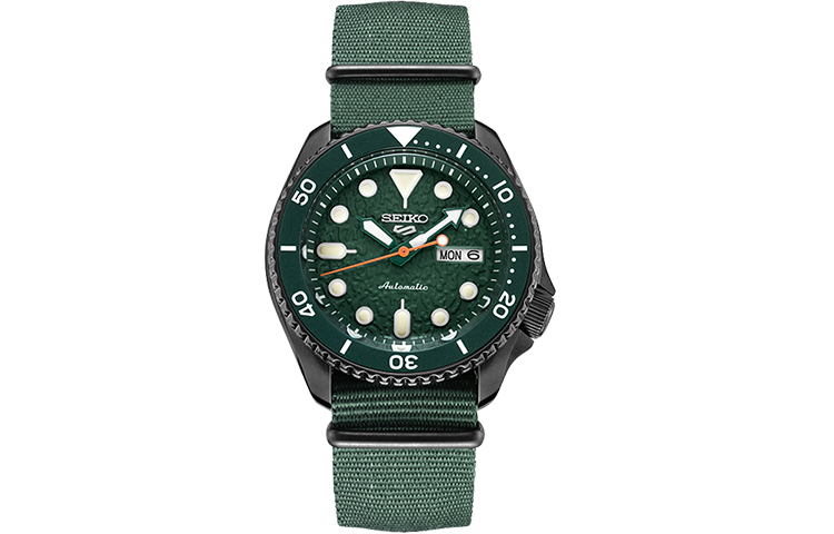 

Спортивные часы Seiko SRPD77K1