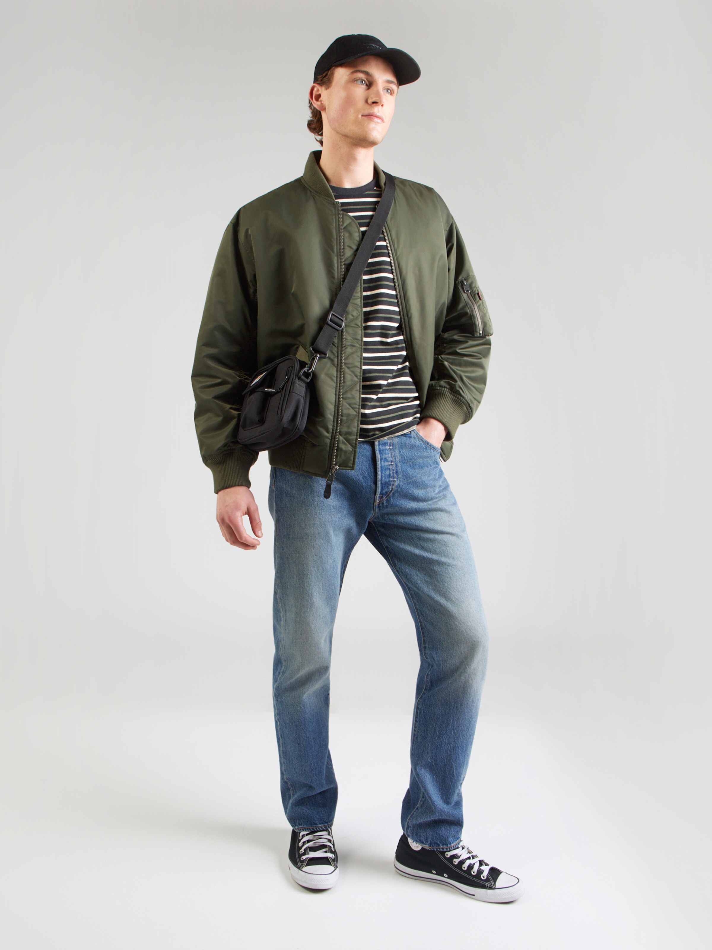 LEVI'S  Куртка межсезонная 'Bomber Jacket' в цвете Olive — фото 4