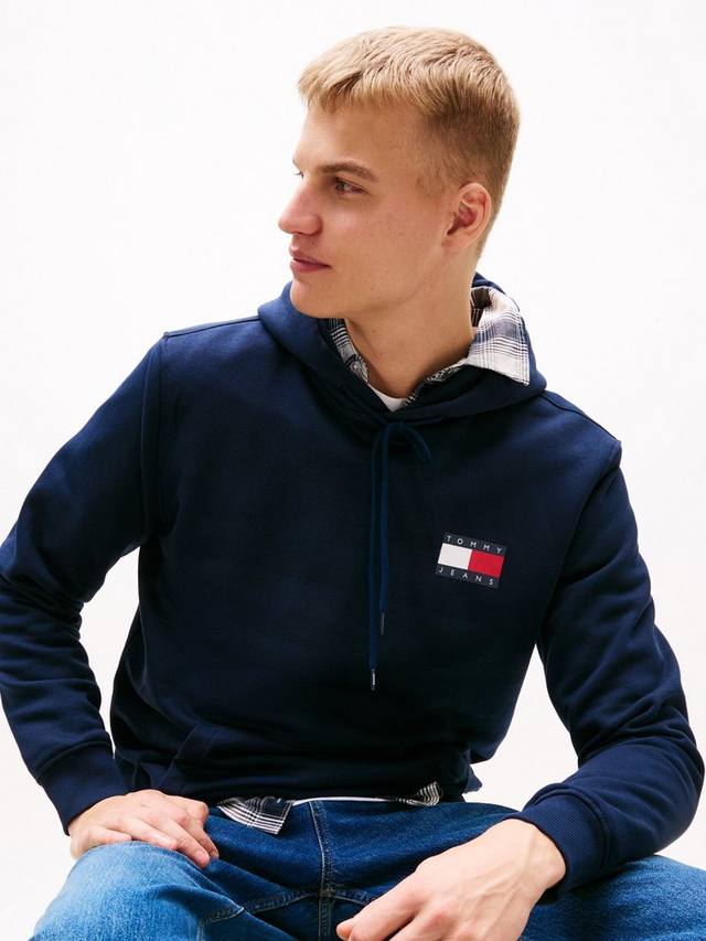 Толстовка Tommy Jeans Tommy Badge из флиса Tommy Hilfiger, Dark Night Navy — фото 2