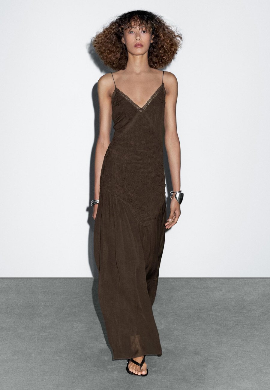 

Платье Massimo Dutti LONG SLIP WITH GATHERED DETAIL, Dark Brown