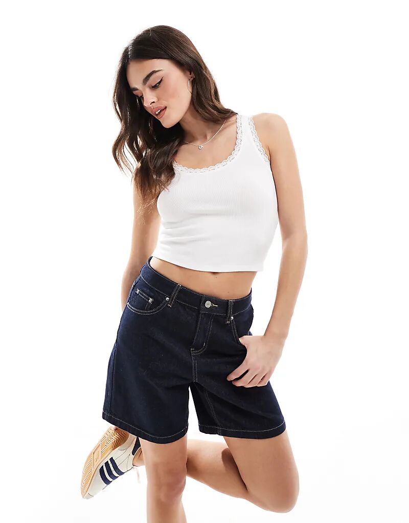 

Топ-комбинезон с кружевной отделкой белого цвета Hollister