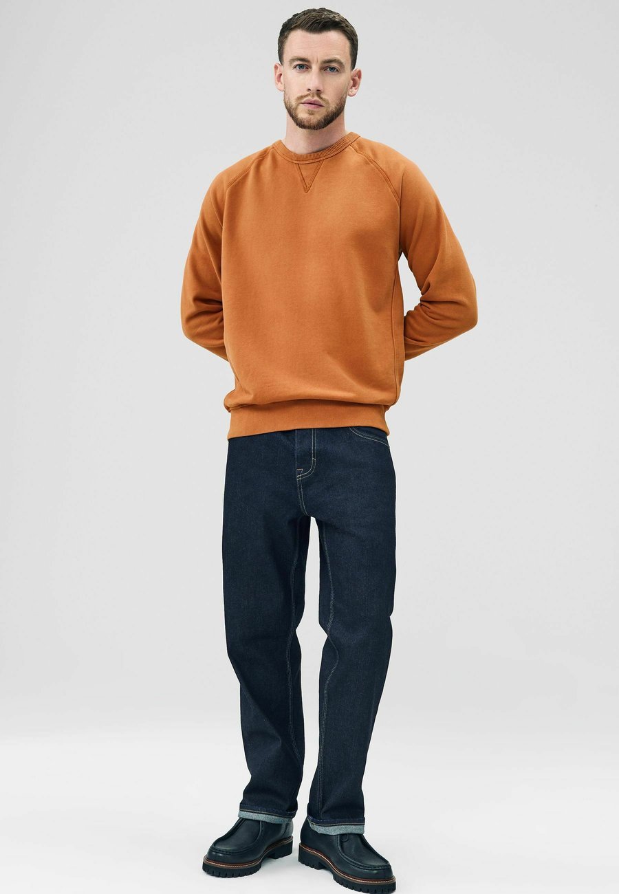 Толстовка Next HEAVYWEIGHT WASHED CREW, Ochre Yellow/Yellow — фото 2