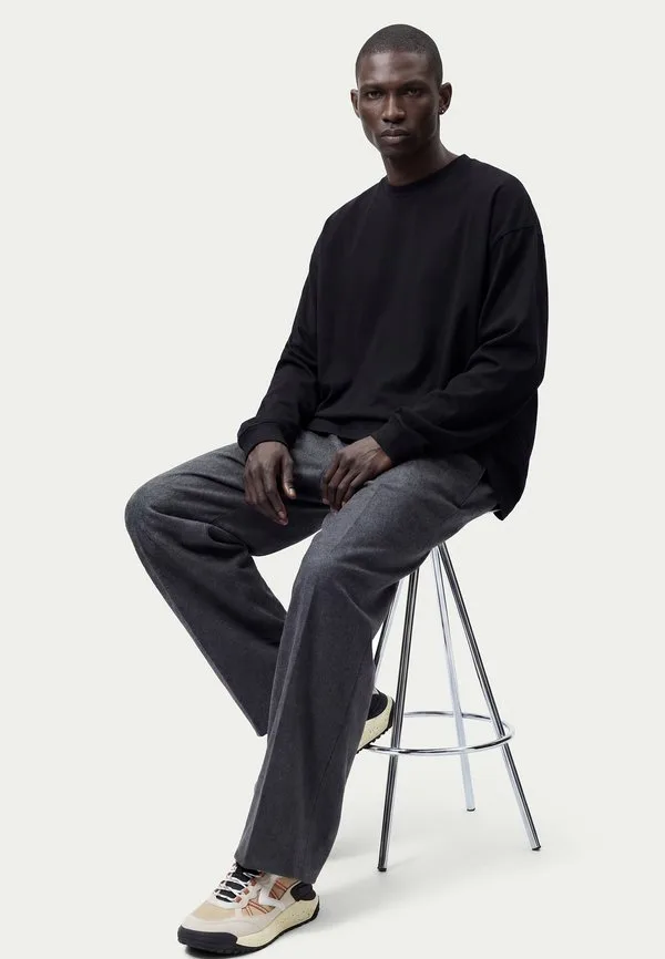Клубный акт 2 мес. кроссовки бежевый Voile Blanche, Beige-Schwarz-