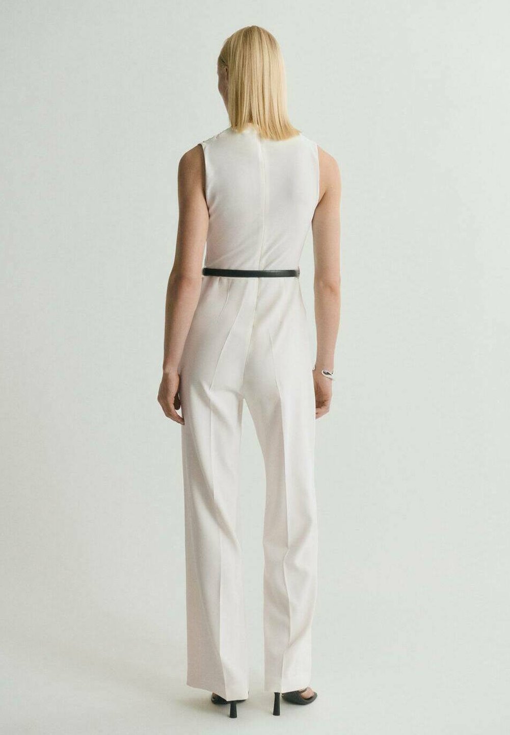 

Комбинезон WITH DRAPED NECK Mango, кремовый