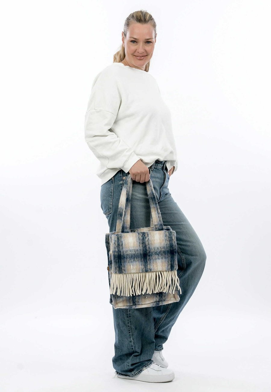 

Сумка SURI FREY Handbag, Blue /Dark Blue