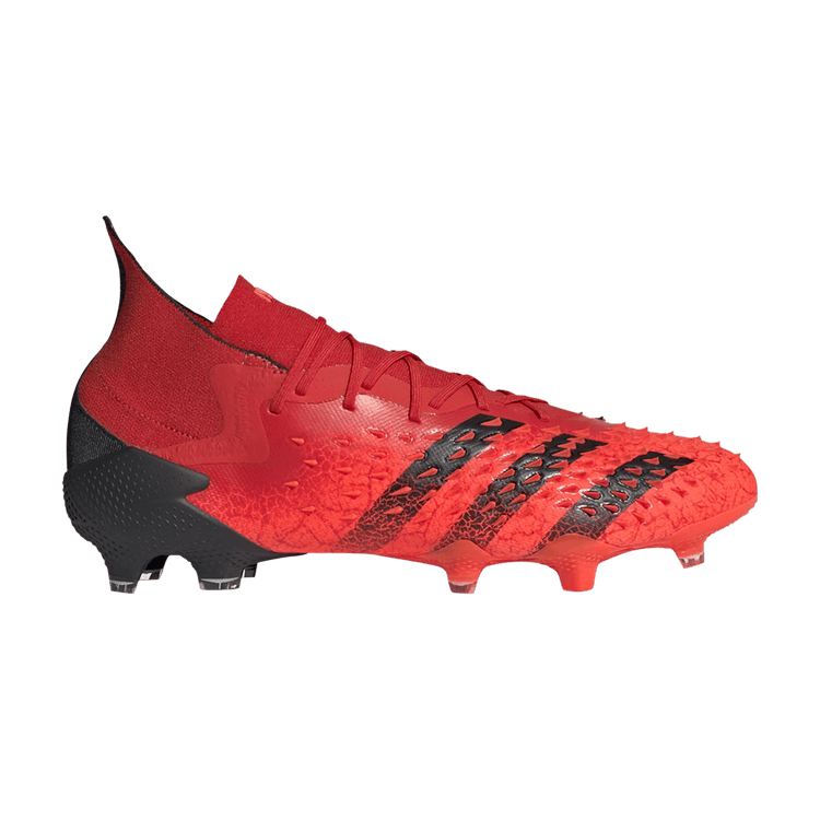 

Кроссовки Predator Freak.1 FG 'Demonskin - Solar Red', красный